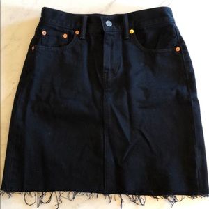 Levi Black Mini Denim Skirt - S24